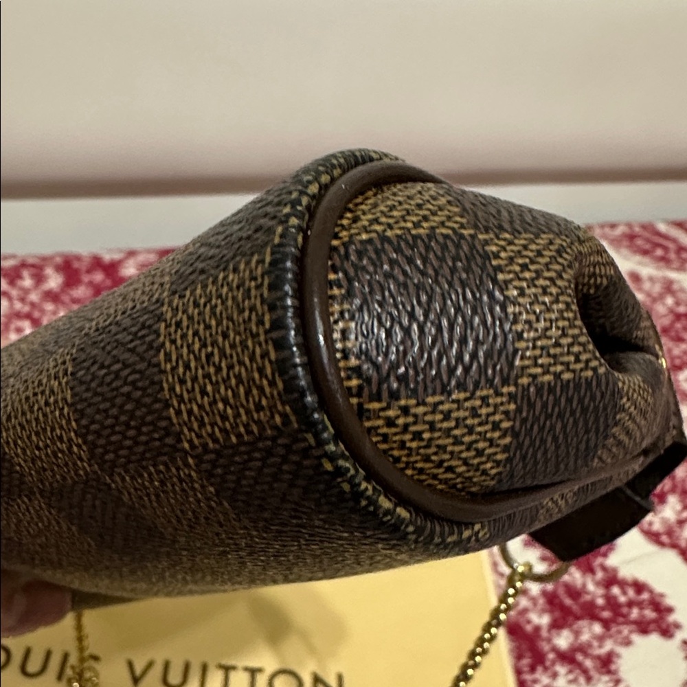 Louis Vuitton Damier Ebene Eva - Picture 8 of 15